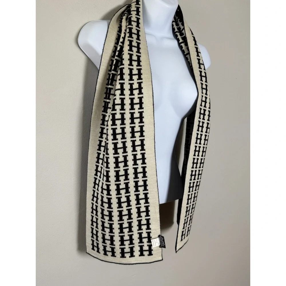 Hermes Scarf Shawl OS Black Cream Wool Blend Luxury Monogram Reversible Knit